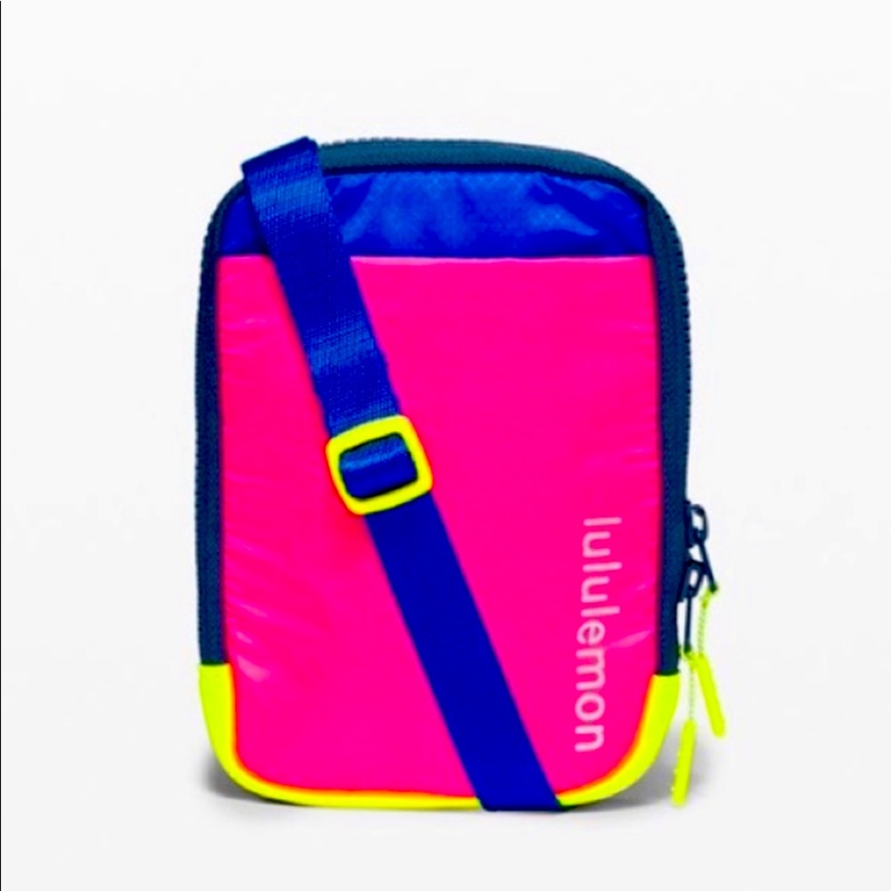 LTD EDITION LULULEMON EASY ACCESS BELT/CROSSBODY BAG🌈